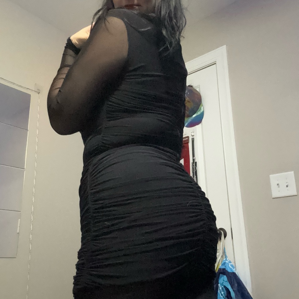 Beautiful bodycon dressed - Picture 5 of 5
